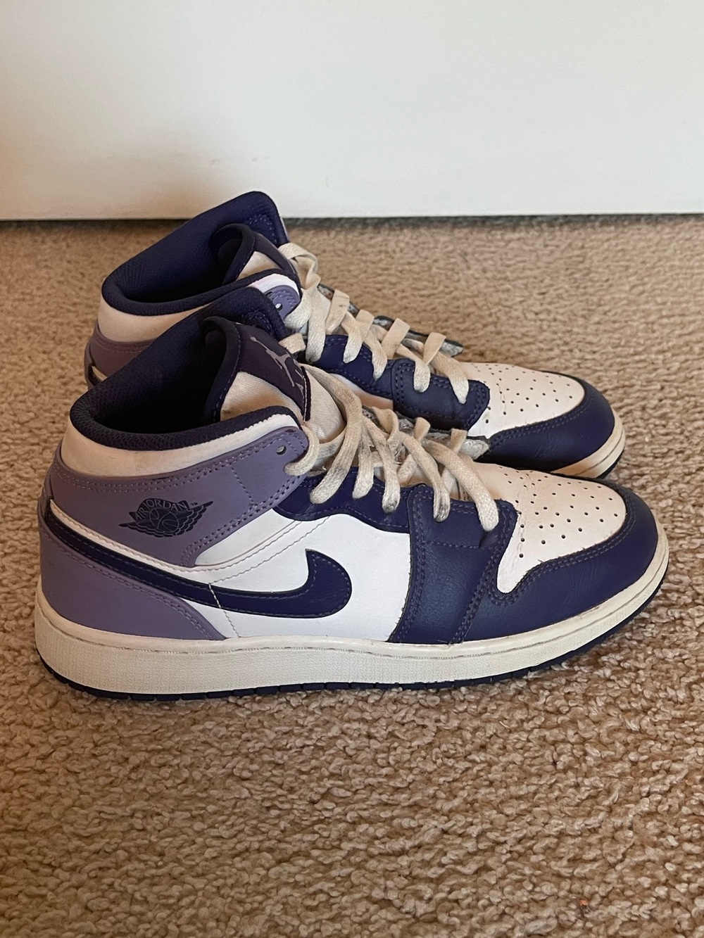 Nike Jordan 1 Mid Blueberry Youth Size 6.5 Women’s Size 8